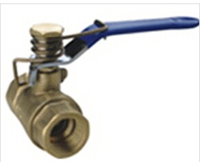 �������y